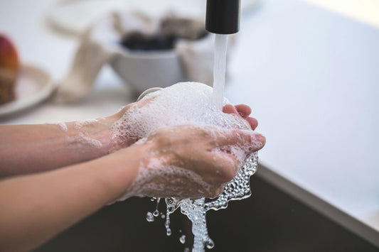hygiena rúk – umývanie rúk mydlom a vodou
